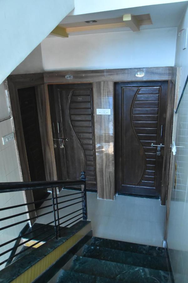 שירדי Hotel Temple Sai מראה חיצוני תמונה