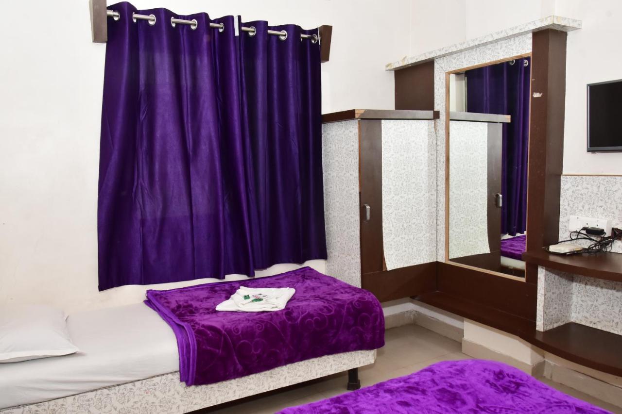 שירדי Hotel Temple Sai מראה חיצוני תמונה