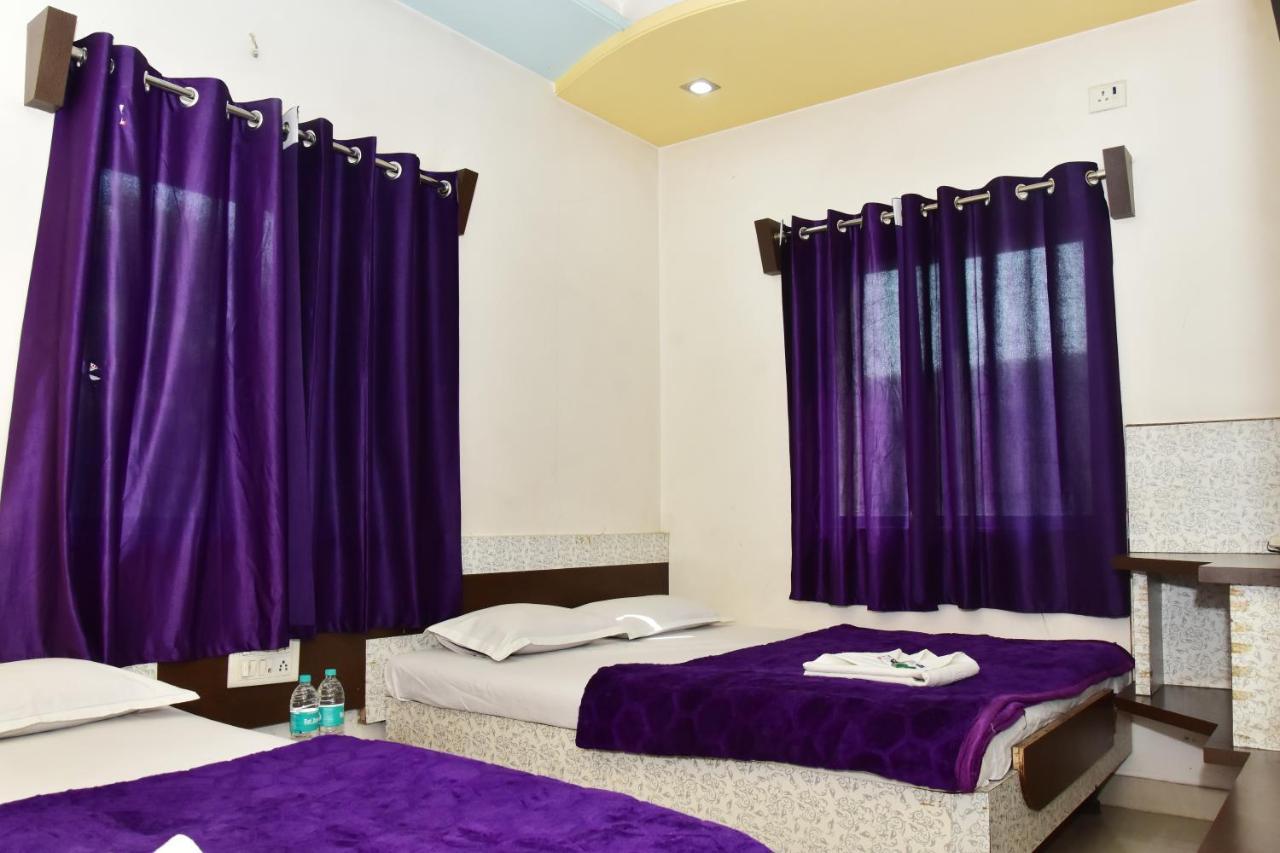שירדי Hotel Temple Sai מראה חיצוני תמונה