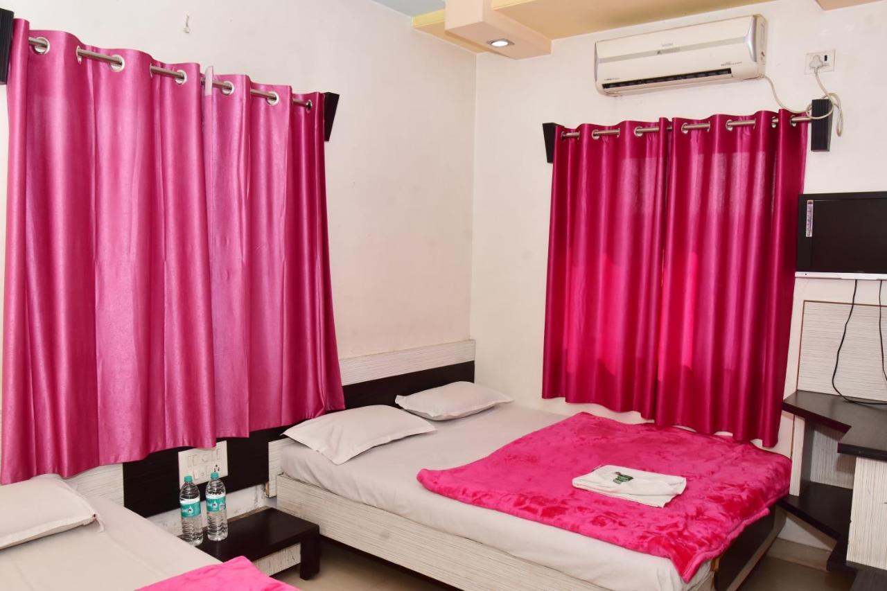 שירדי Hotel Temple Sai מראה חיצוני תמונה