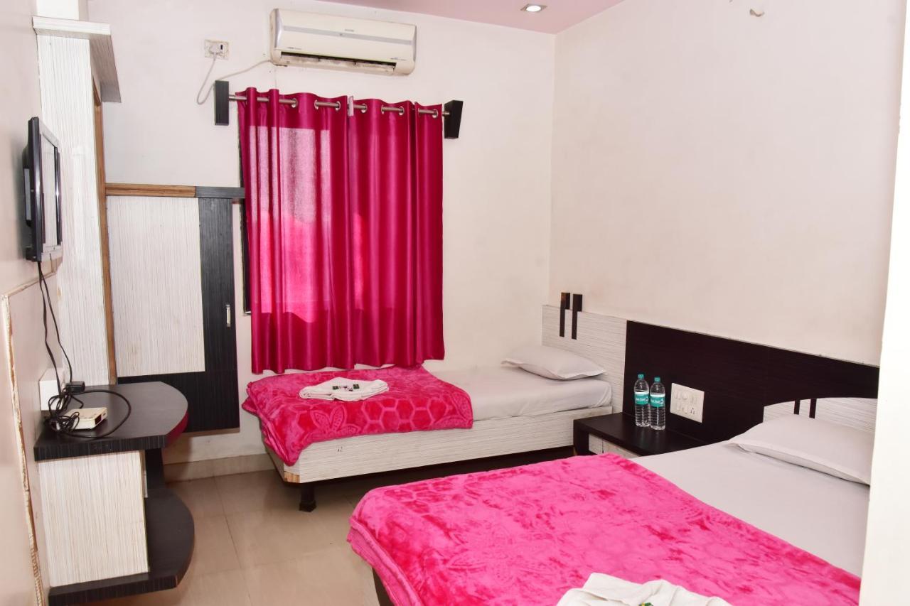 שירדי Hotel Temple Sai מראה חיצוני תמונה