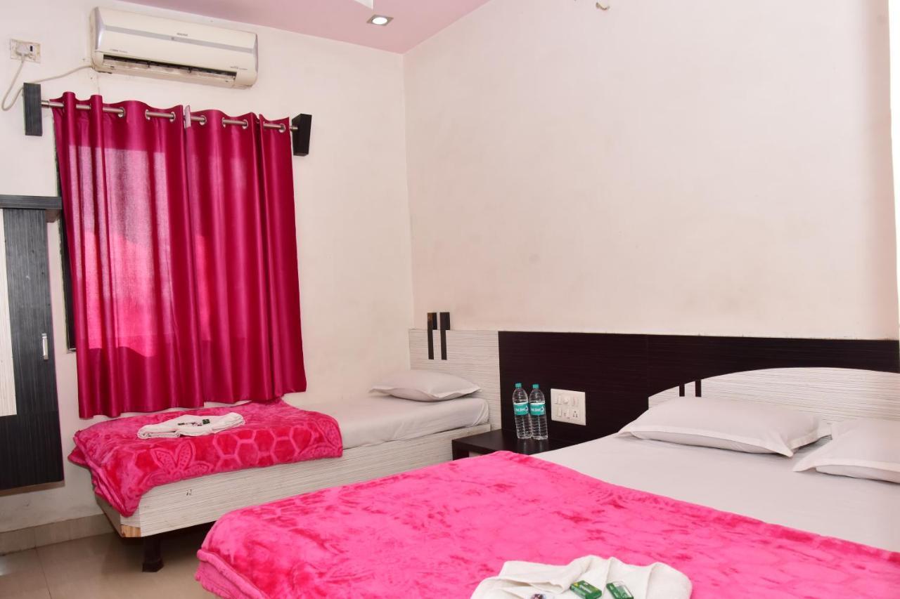שירדי Hotel Temple Sai מראה חיצוני תמונה