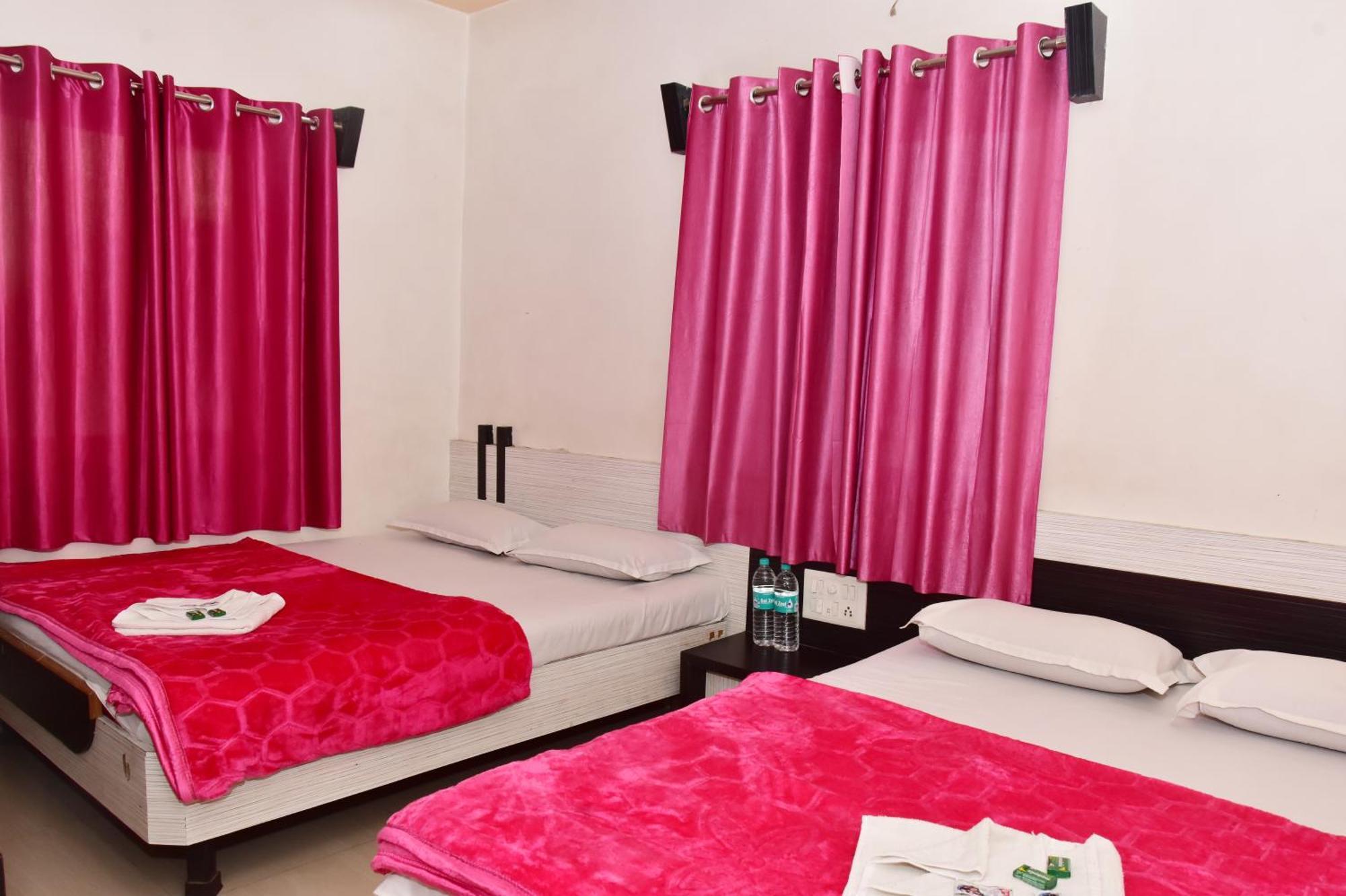 שירדי Hotel Temple Sai מראה חיצוני תמונה